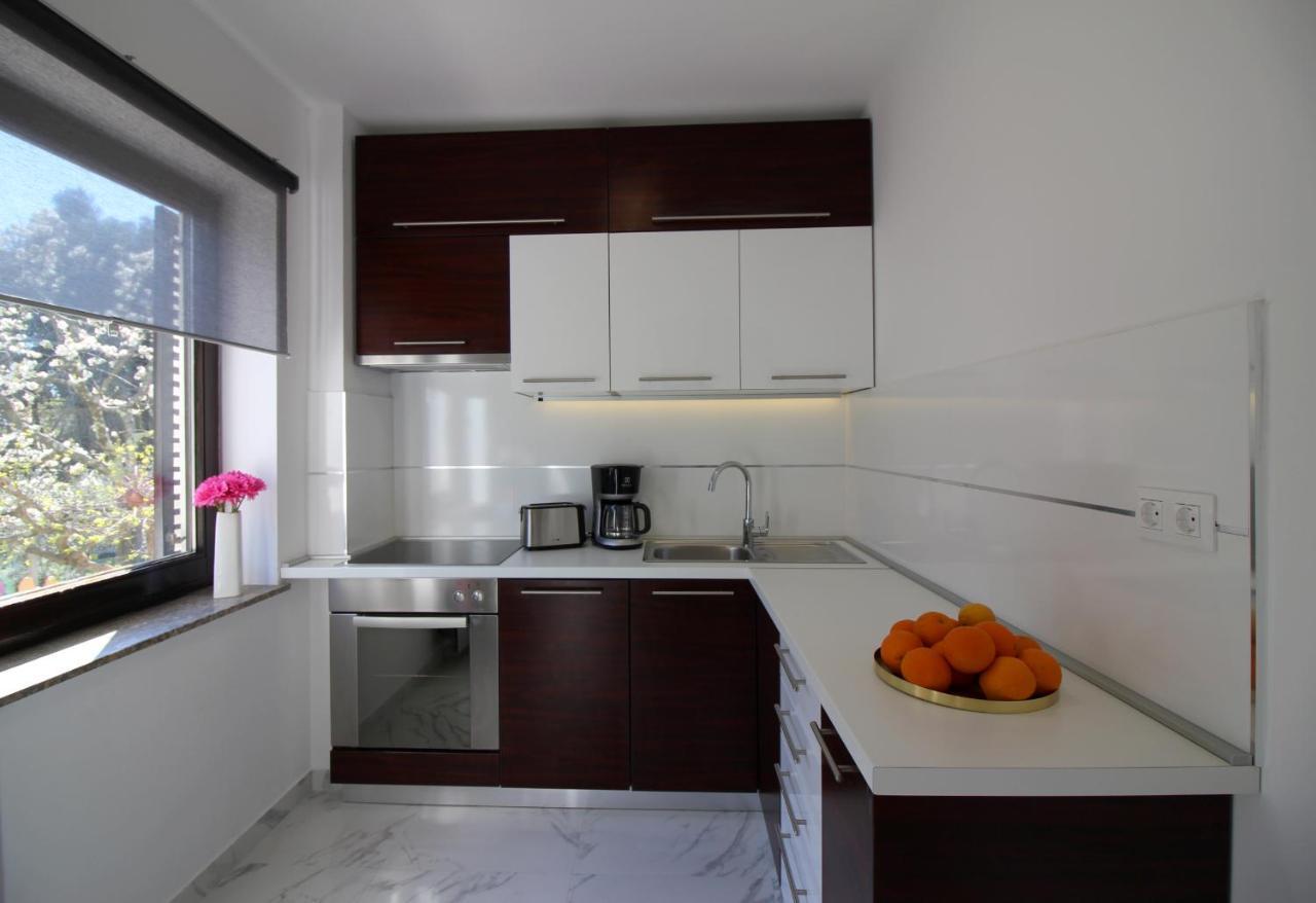 Modern Apartment Sabina With Nice Garden Пореч Екстериор снимка