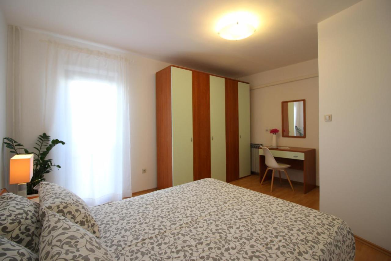 Modern Apartment Sabina With Nice Garden Пореч Екстериор снимка